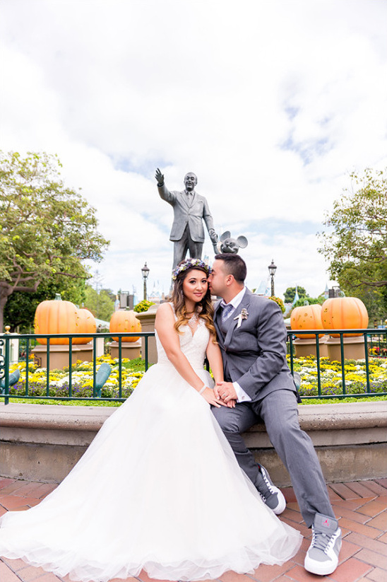 Disneyland wedding photo ideas