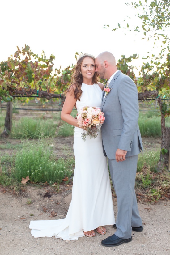 simple-rustic-winery-wedding