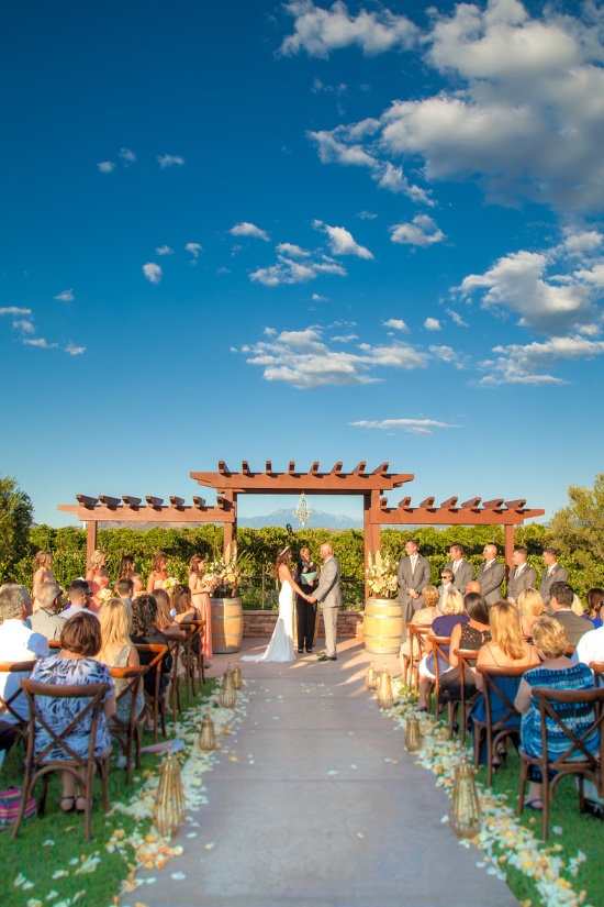 simple-rustic-winery-wedding