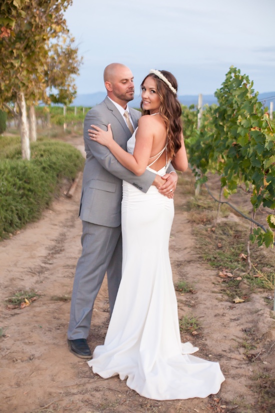 simple-rustic-winery-wedding