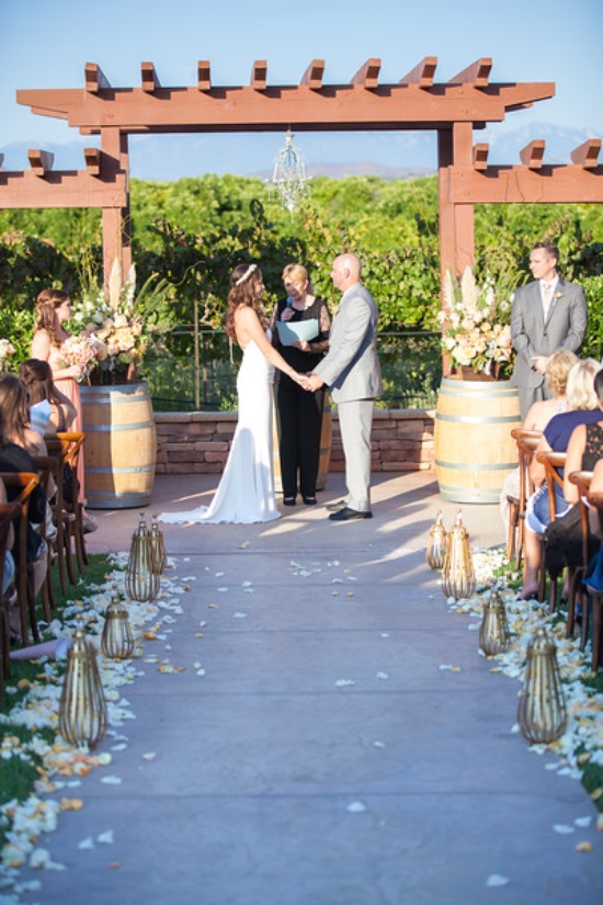 simple-rustic-winery-wedding