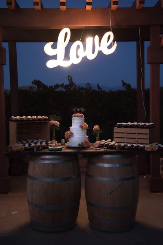 simple-rustic-winery-wedding