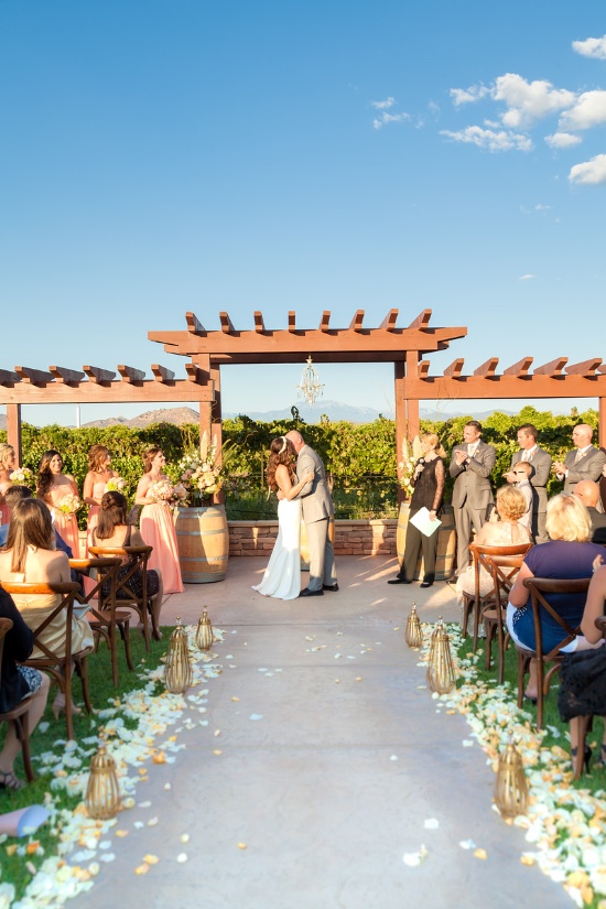 simple-rustic-winery-wedding