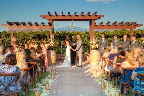 simple-rustic-winery-wedding