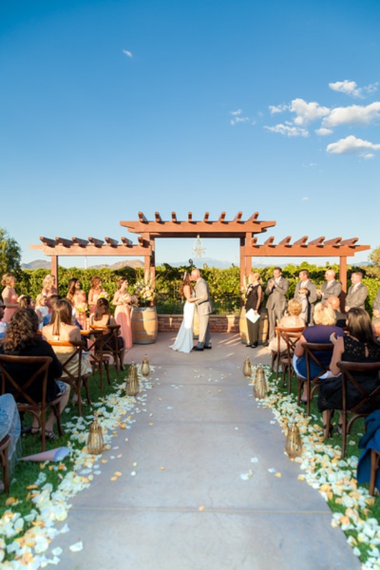 simple-rustic-winery-wedding