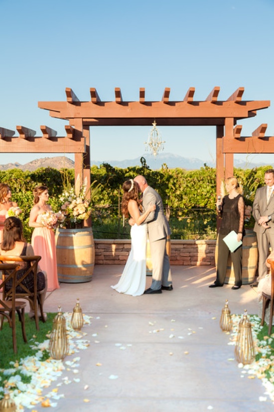 simple-rustic-winery-wedding