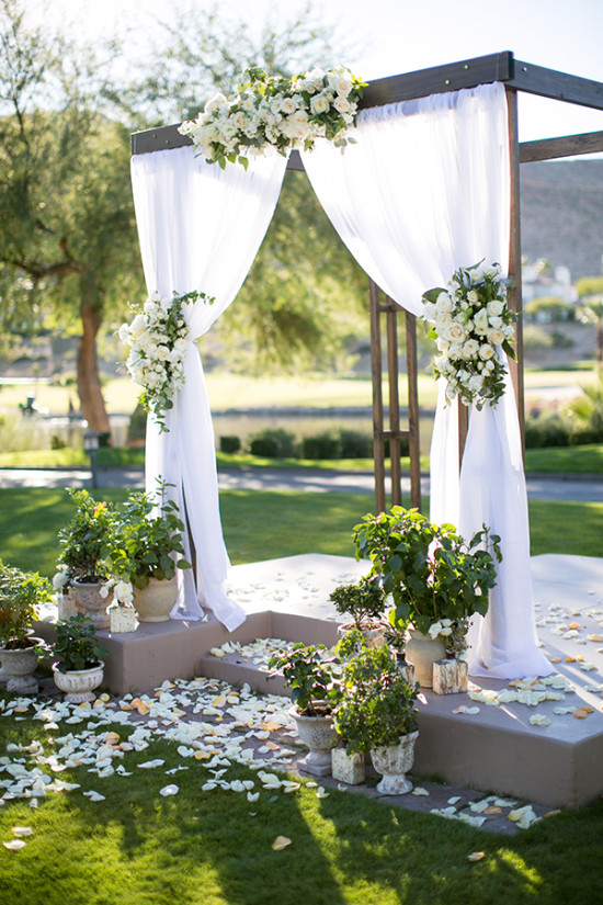 romantic outdoor wedding backdrop
