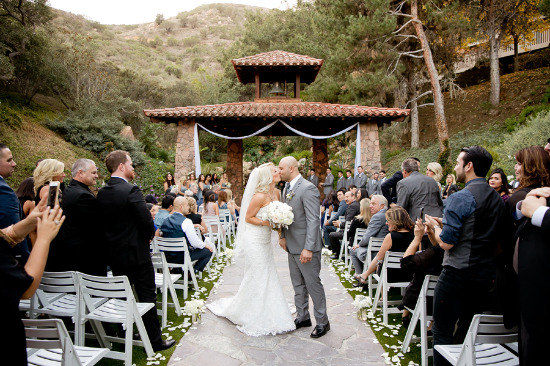 touch-of-glam-outdoor-wedding