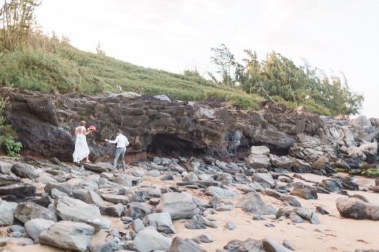 tropical-hawaiian-beach-wedding