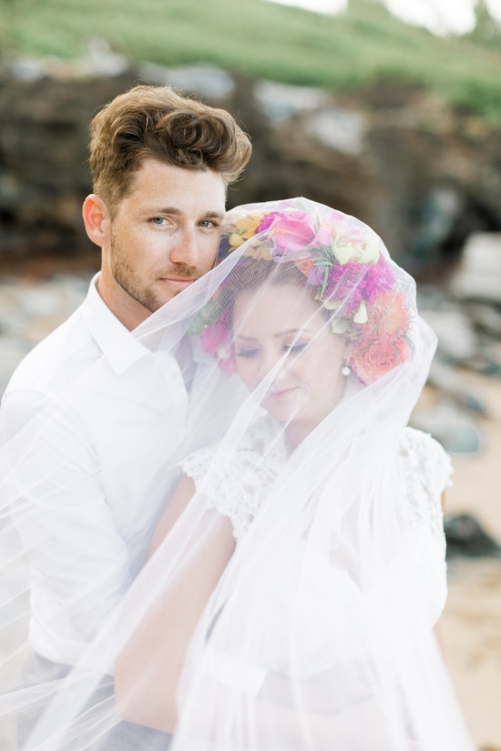 tropical-hawaiian-beach-wedding