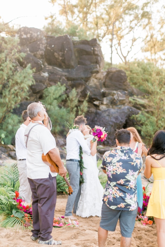 tropical-hawaiian-beach-wedding