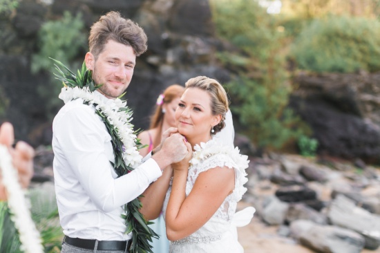 tropical-hawaiian-beach-wedding