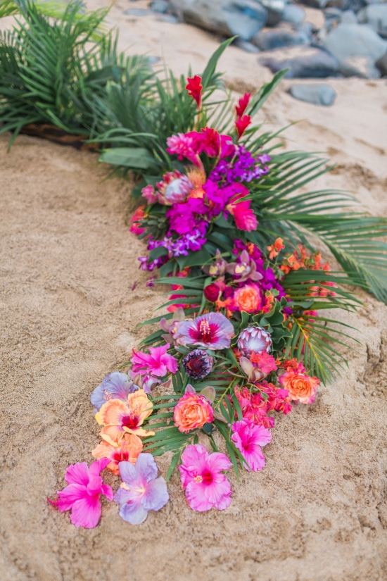 tropical-hawaiian-beach-wedding