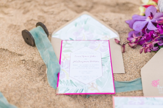 tropical-hawaiian-beach-wedding