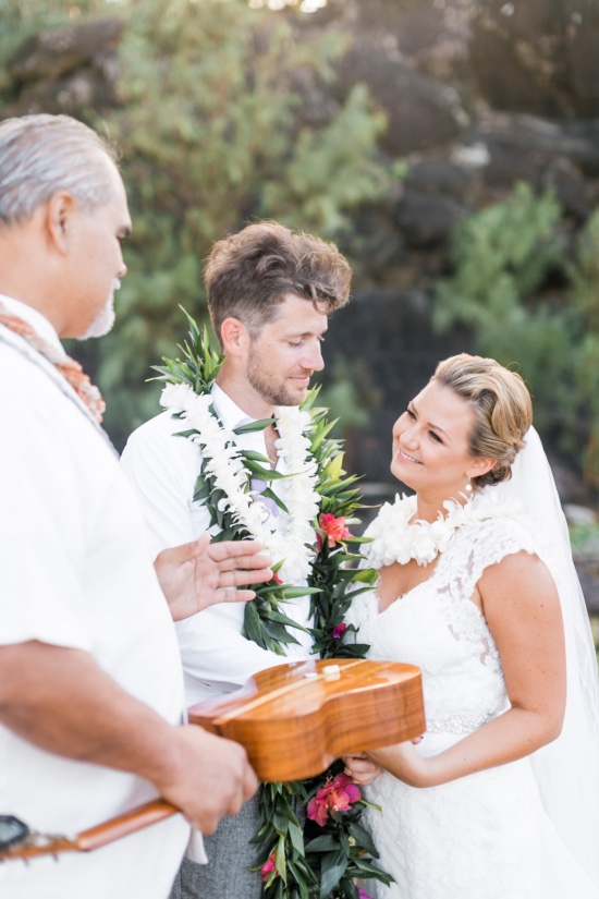 tropical-hawaiian-beach-wedding