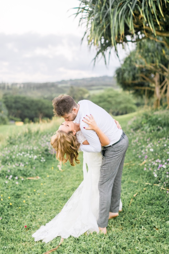 tropical-hawaiian-beach-wedding