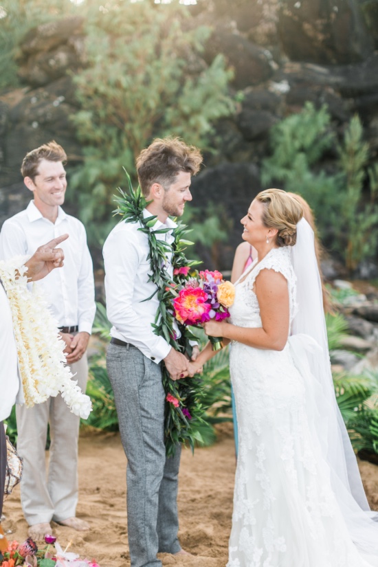 tropical-hawaiian-beach-wedding