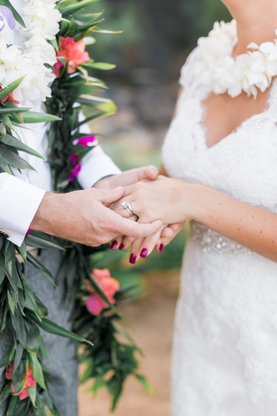 tropical-hawaiian-beach-wedding