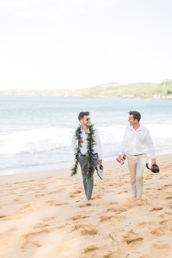 tropical-hawaiian-beach-wedding