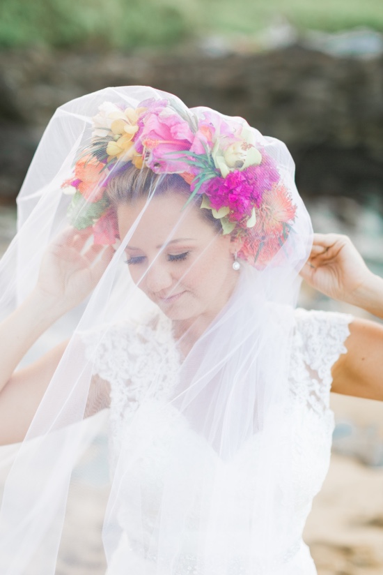 tropical-hawaiian-beach-wedding