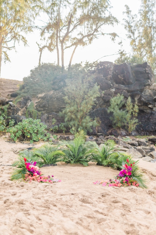 tropical-hawaiian-beach-wedding