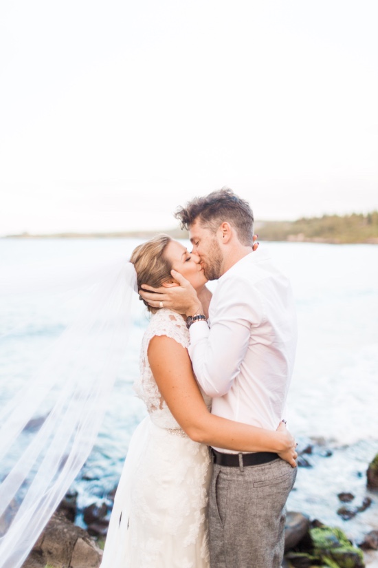 tropical-hawaiian-beach-wedding