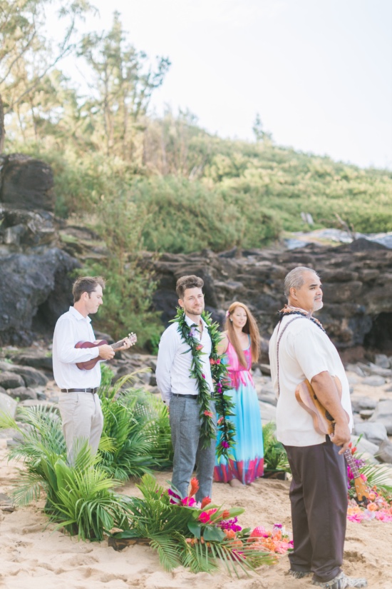 tropical-hawaiian-beach-wedding