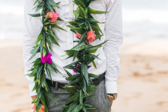 tropical-hawaiian-beach-wedding