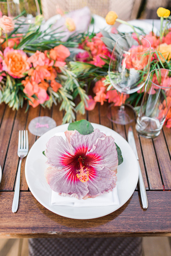 hibiscus flower table decor
