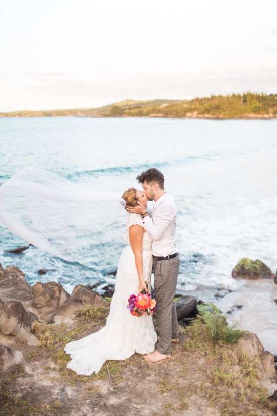 tropical-hawaiian-beach-wedding
