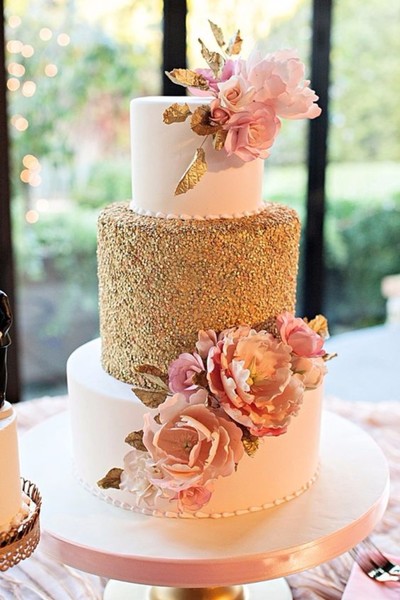 Wedding Cakes That Match Your Invites