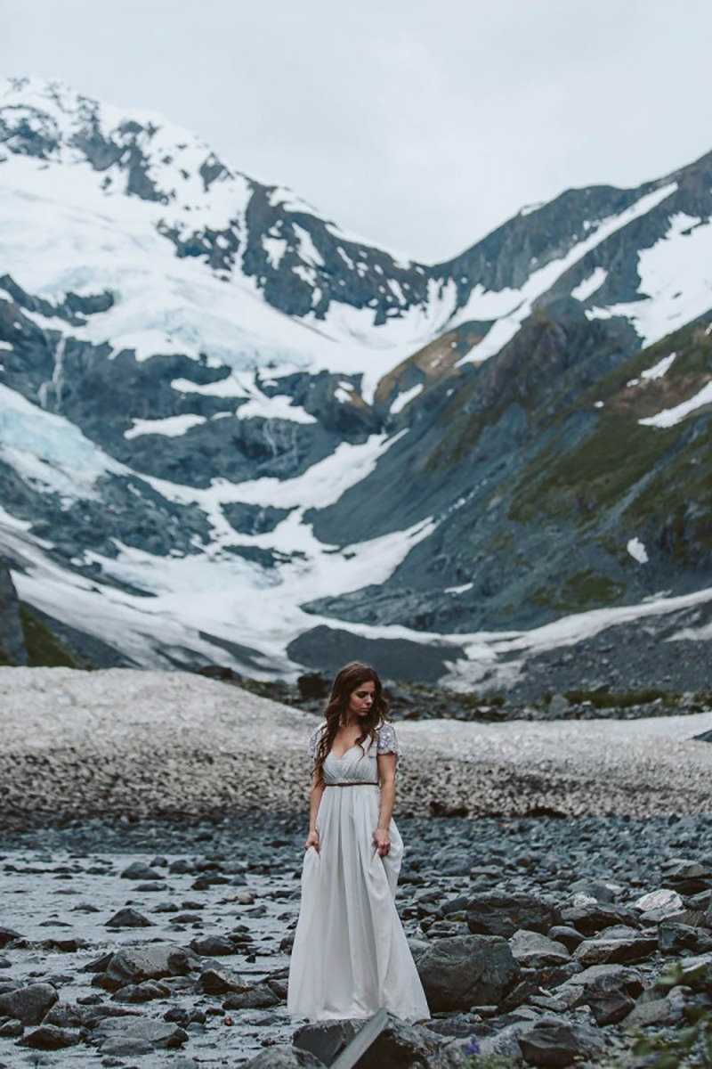 Alaskan-Elopement-Inspiration-at-Portage-Lake-Jess