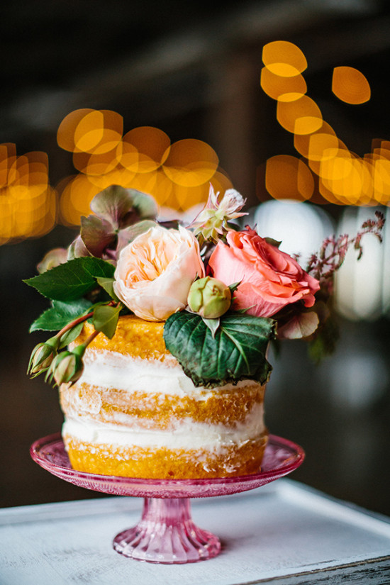 Mini naked cake with florals
