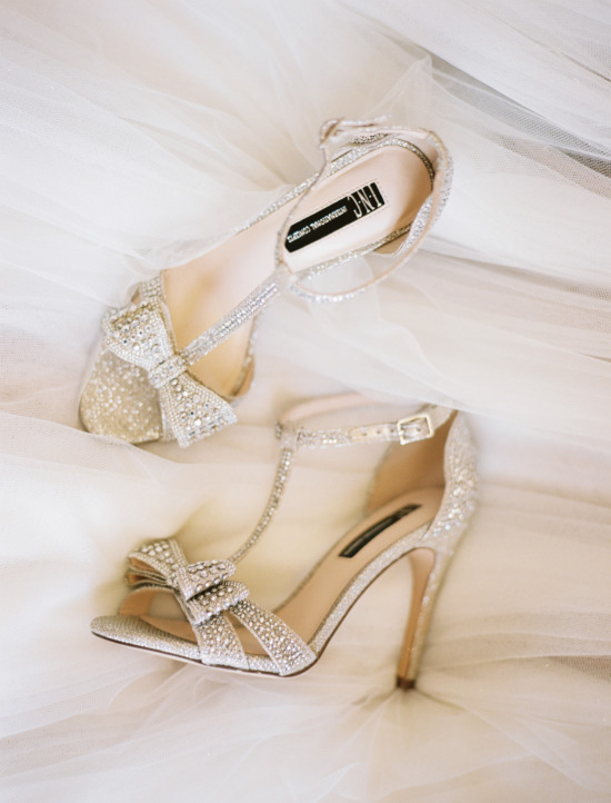 glamorous-white-and-gray-wedding