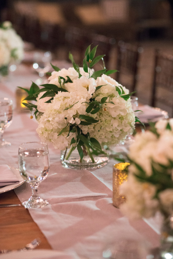glamorous-white-and-gray-wedding