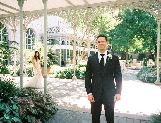 glamorous-white-and-gray-wedding