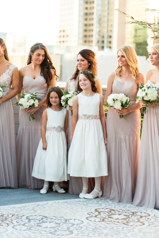 glamorous-white-and-gray-wedding
