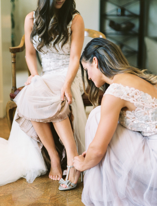 glamorous-white-and-gray-wedding