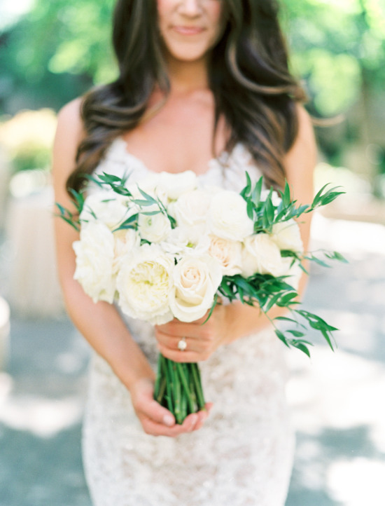 glamorous-white-and-gray-wedding