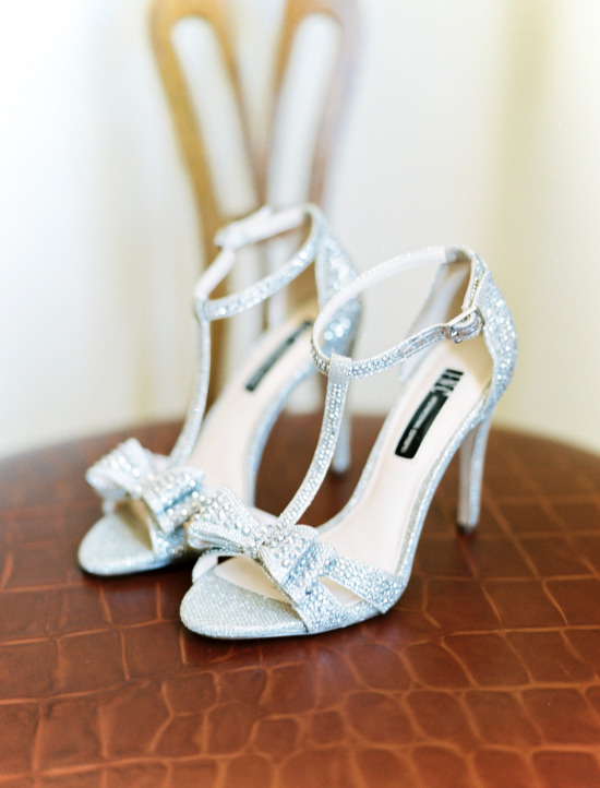glamorous-white-and-gray-wedding