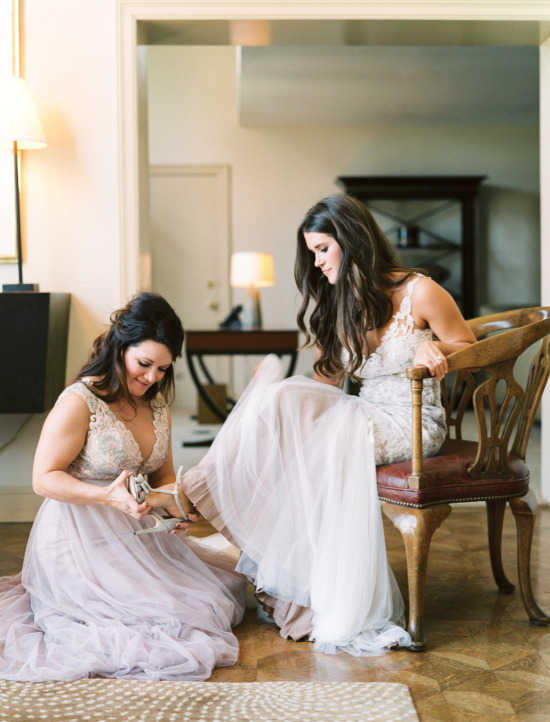 glamorous-white-and-gray-wedding