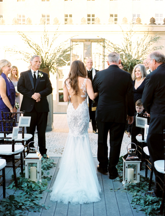 glamorous-white-and-gray-wedding