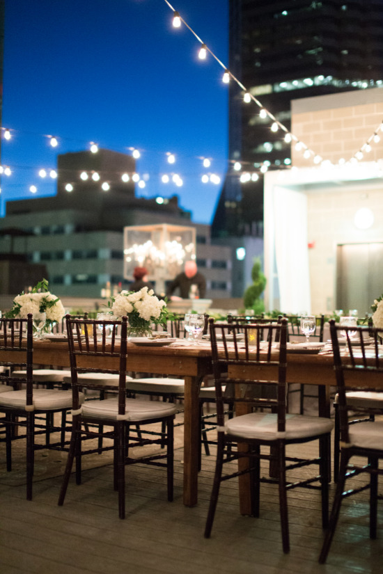 glamorous-white-and-gray-wedding