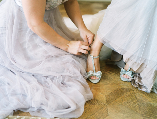 glamorous-white-and-gray-wedding