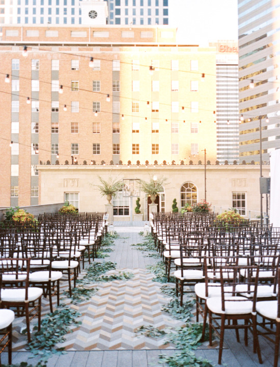 glamorous-white-and-gray-wedding