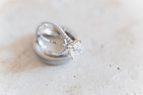 glamorous-white-and-gray-wedding