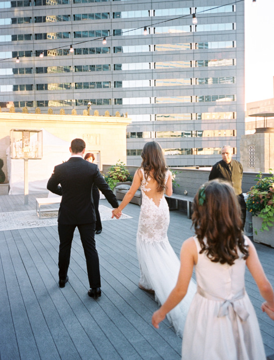 glamorous-white-and-gray-wedding
