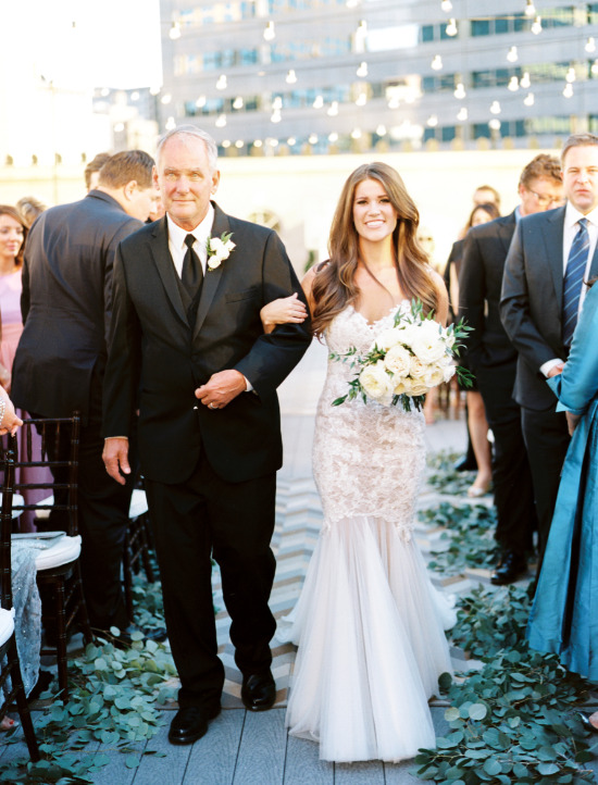 glamorous-white-and-gray-wedding