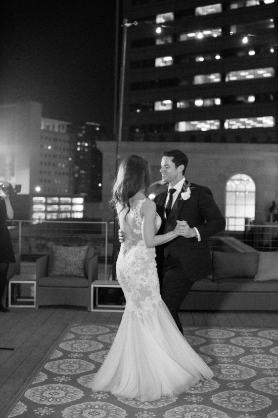glamorous-white-and-gray-wedding
