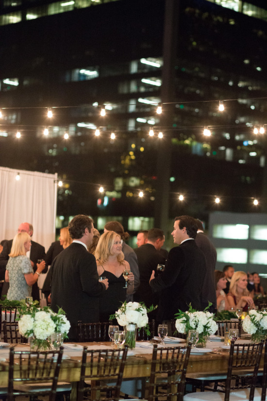 glamorous-white-and-gray-wedding